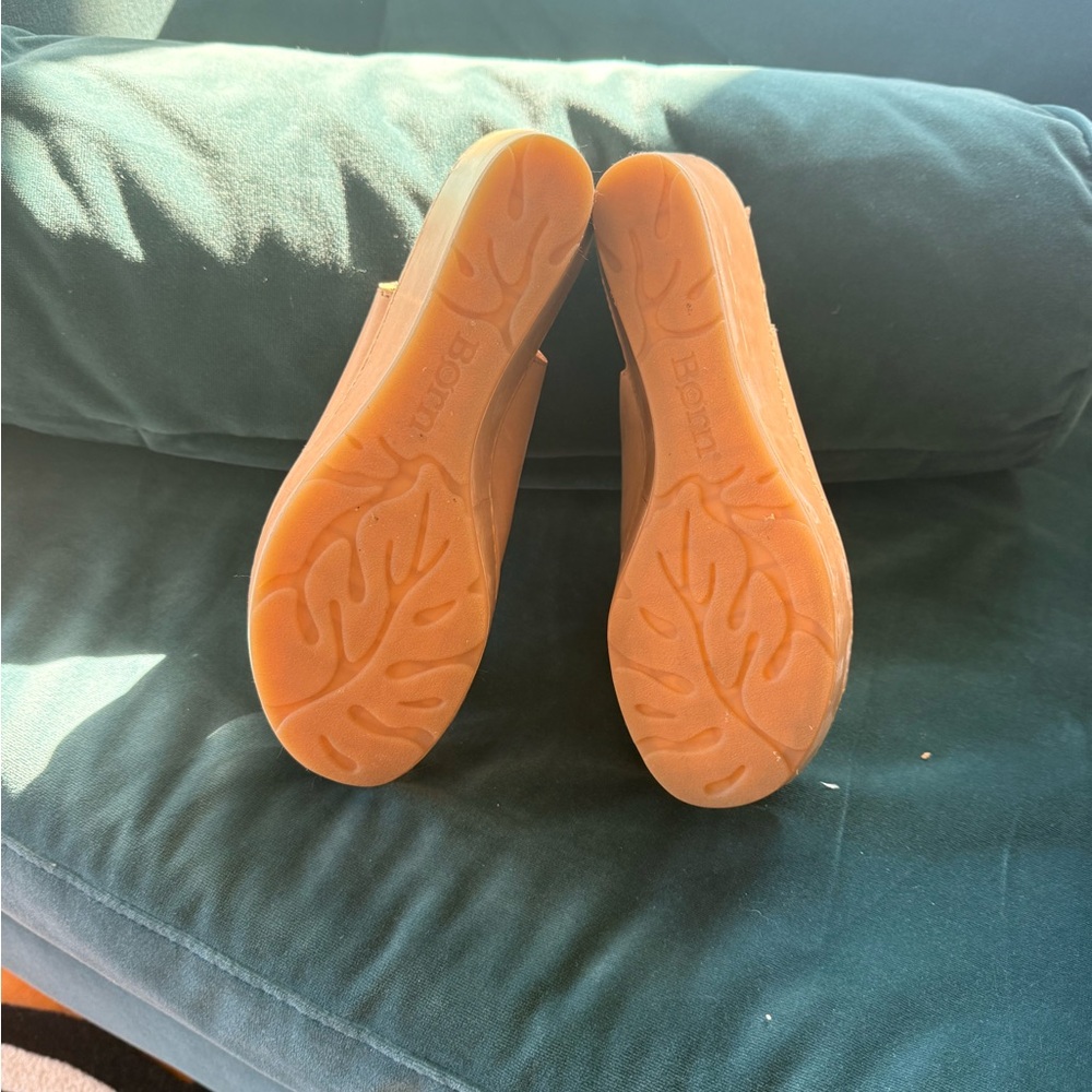 Women’s Tan Leather Peep-Toe Wedge Sandals - Picture 6 of 9